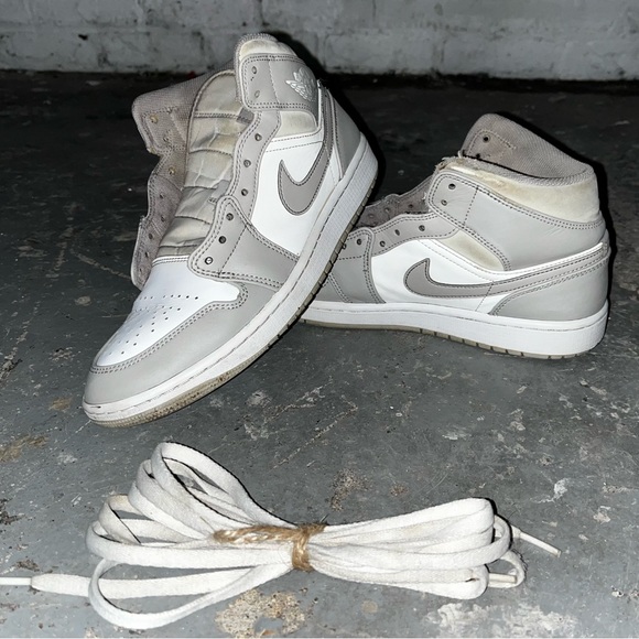 College grey Jordan 1 Mids - Picture 6 of 6